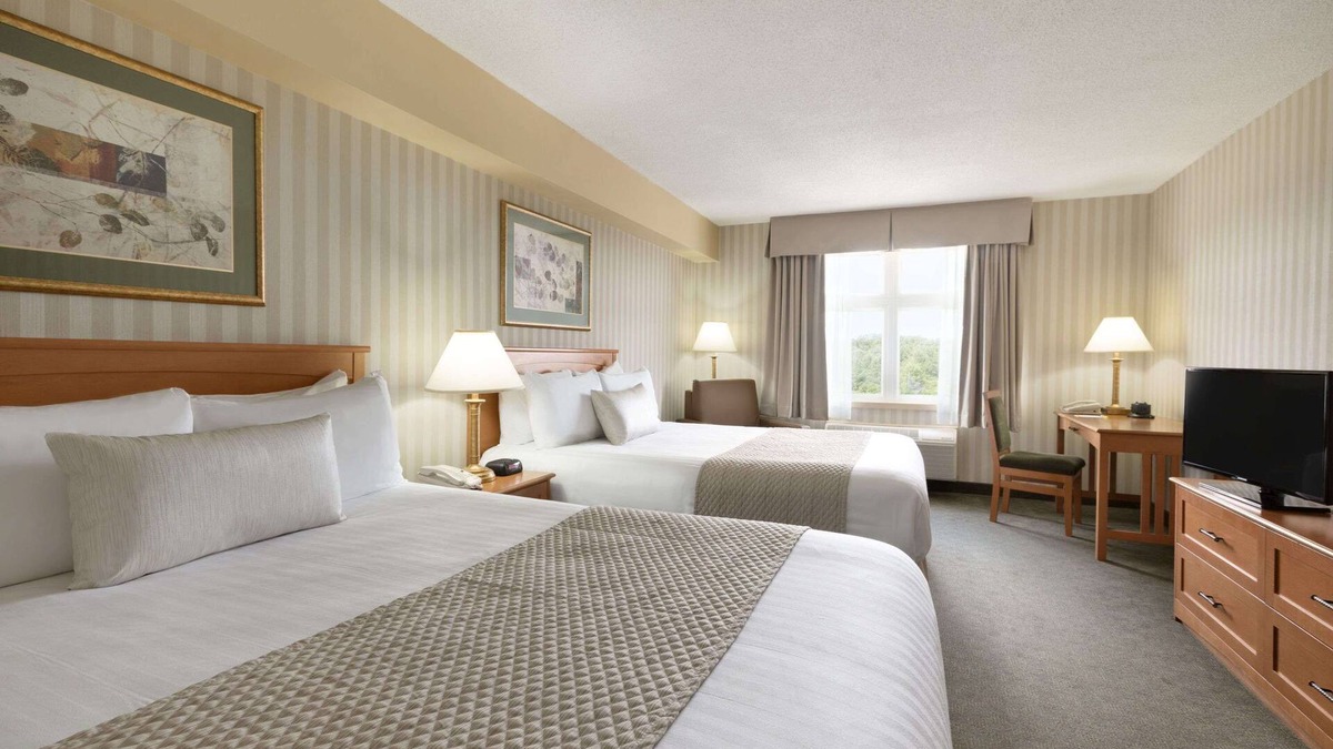 Ramara Hotel | Days Inn by Wyndham Orillia