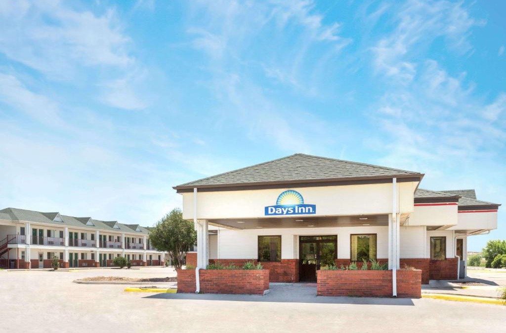 Keith County Hotel | Days Inn by Wyndham Paxton