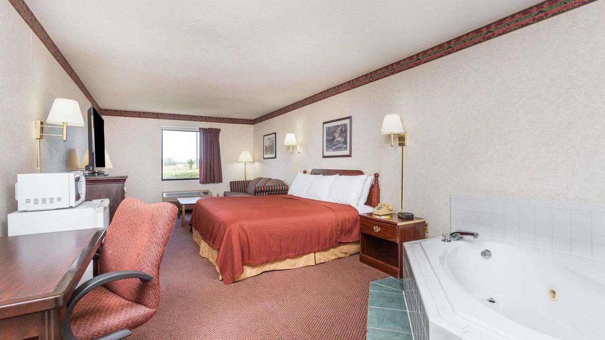 Royston Hotel | Days Inn by Wyndham Royston