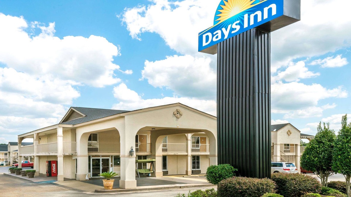 Shorter Hotel | Days Inn by Wyndham Shorter