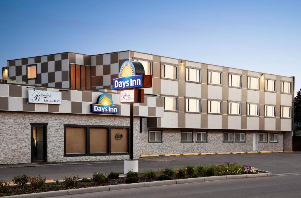 Sylvan Lake Hotel | Days Inn by Wyndham Sylvan Lake
