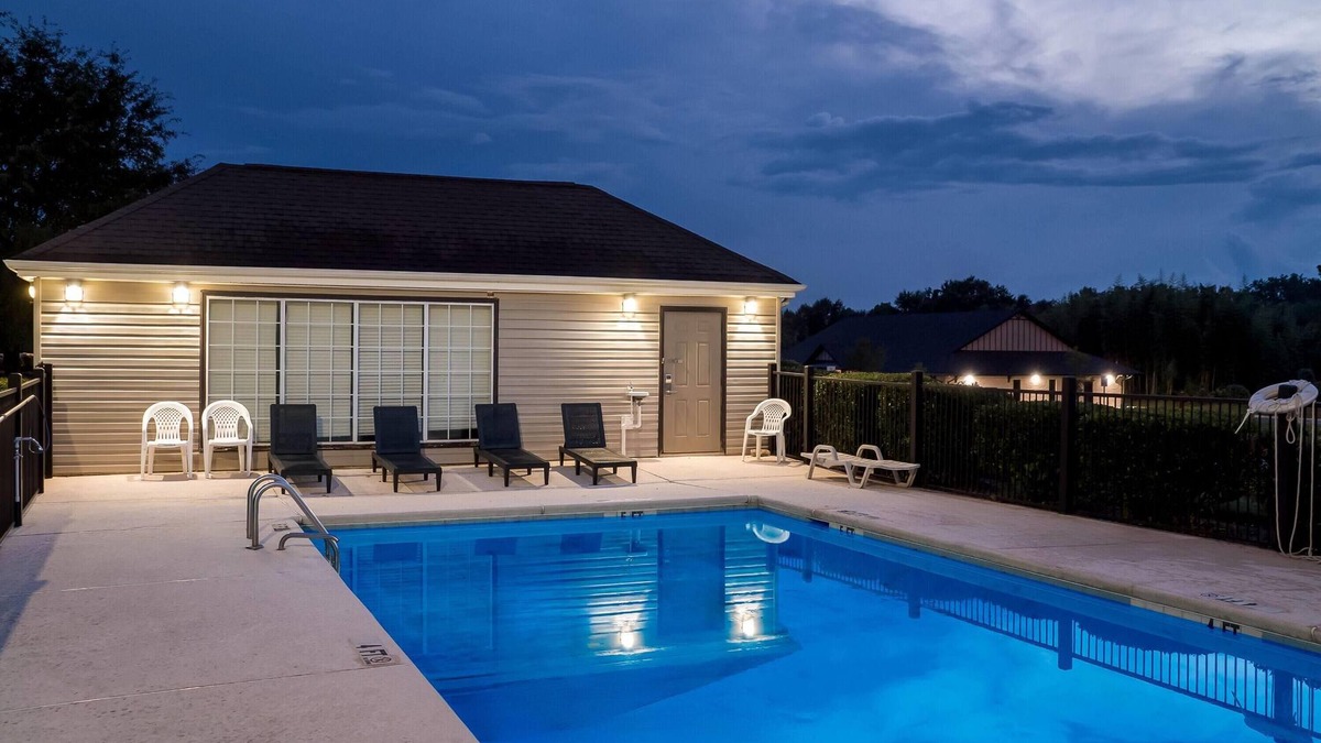 Valley Falls Hotel | Days Inn by Wyndham Spartanburg
