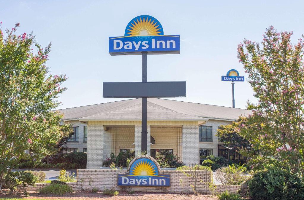 Arcadia Hotel | Days Inn by Wyndham Spartanburg Waccamaw