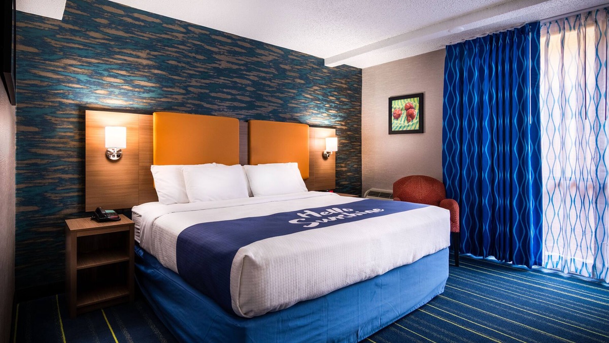 Wayne Hotel | Days Inn by Wyndham Wayne