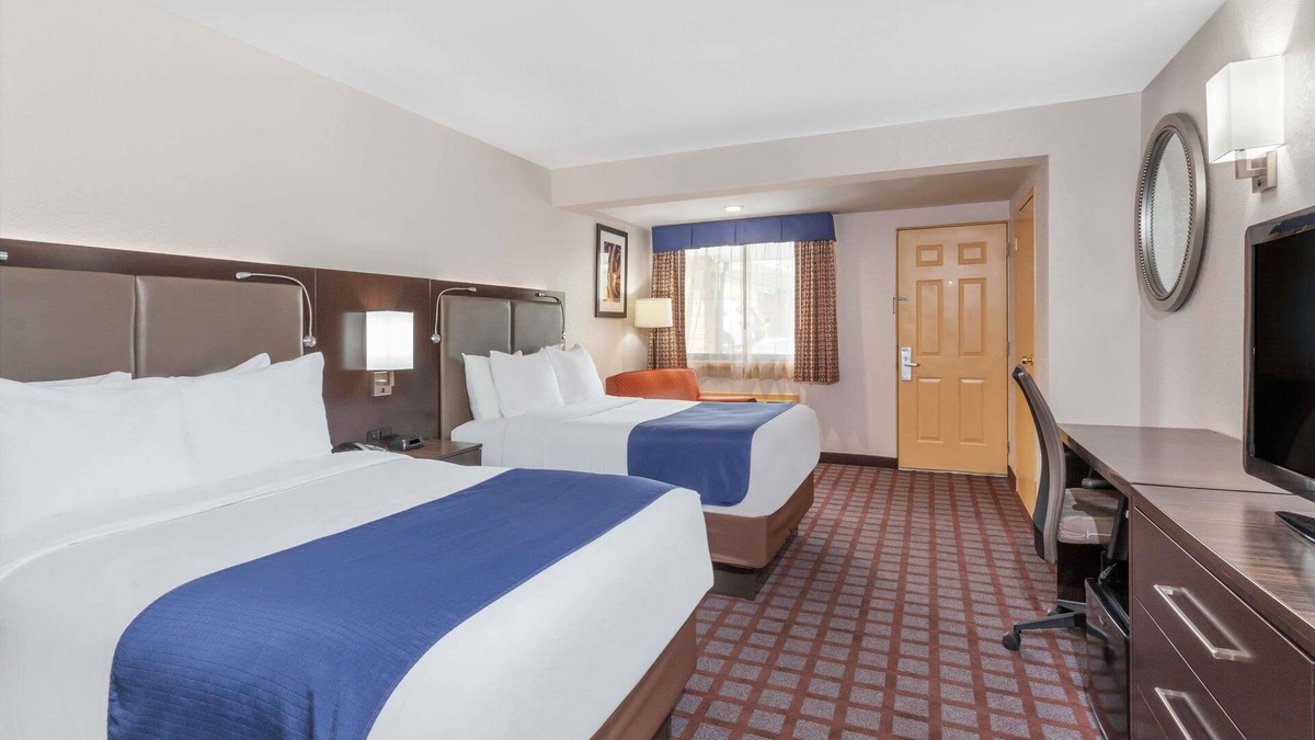 Woodbury Hotel | Days Inn by Wyndham Woodbury Long Island