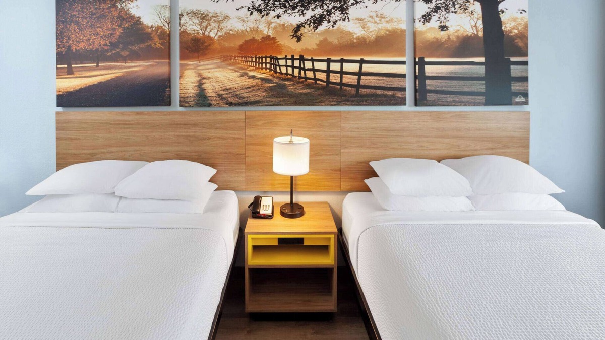 Siler City Hotel | Days Inn & Suites by Wyndham Siler City