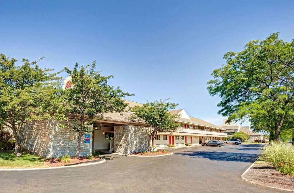 Monroe Hotel | Days Inn & Suites by Wyndham Monroe