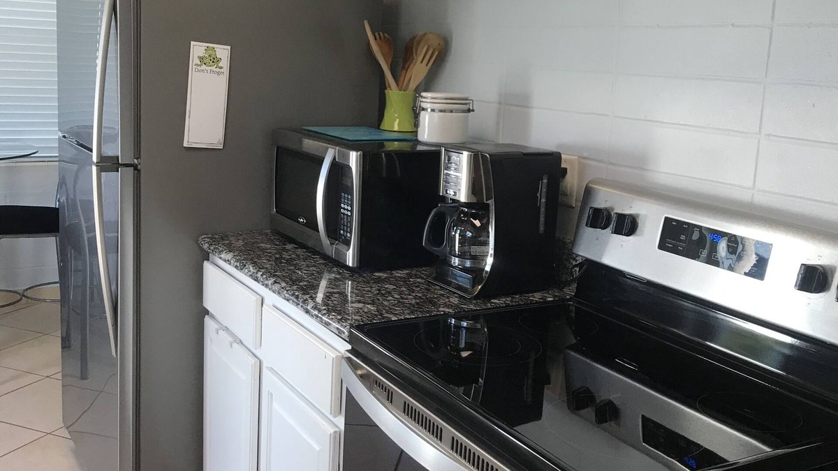 Carter Norwood House | Daytona Beach Shores Beach House with Pool & Hot Tub