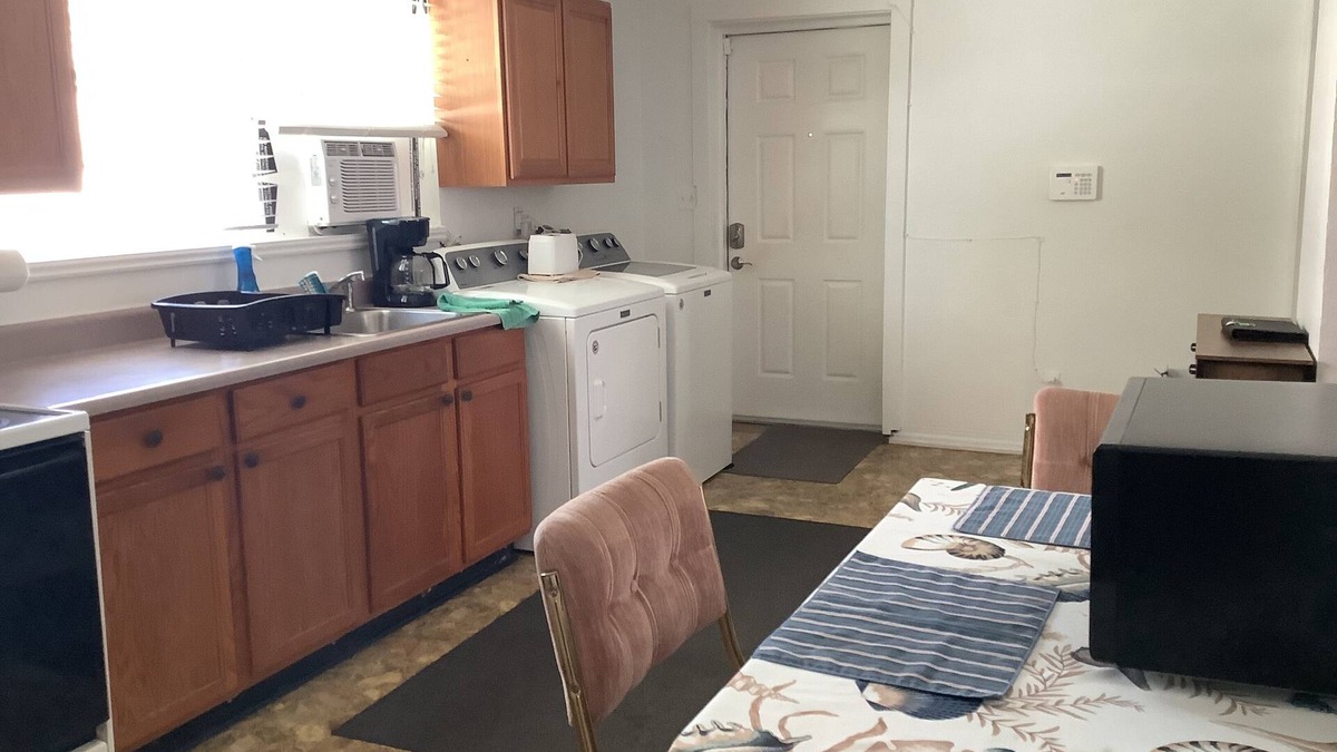 Smith's Memento Apartment | Daytona Beach