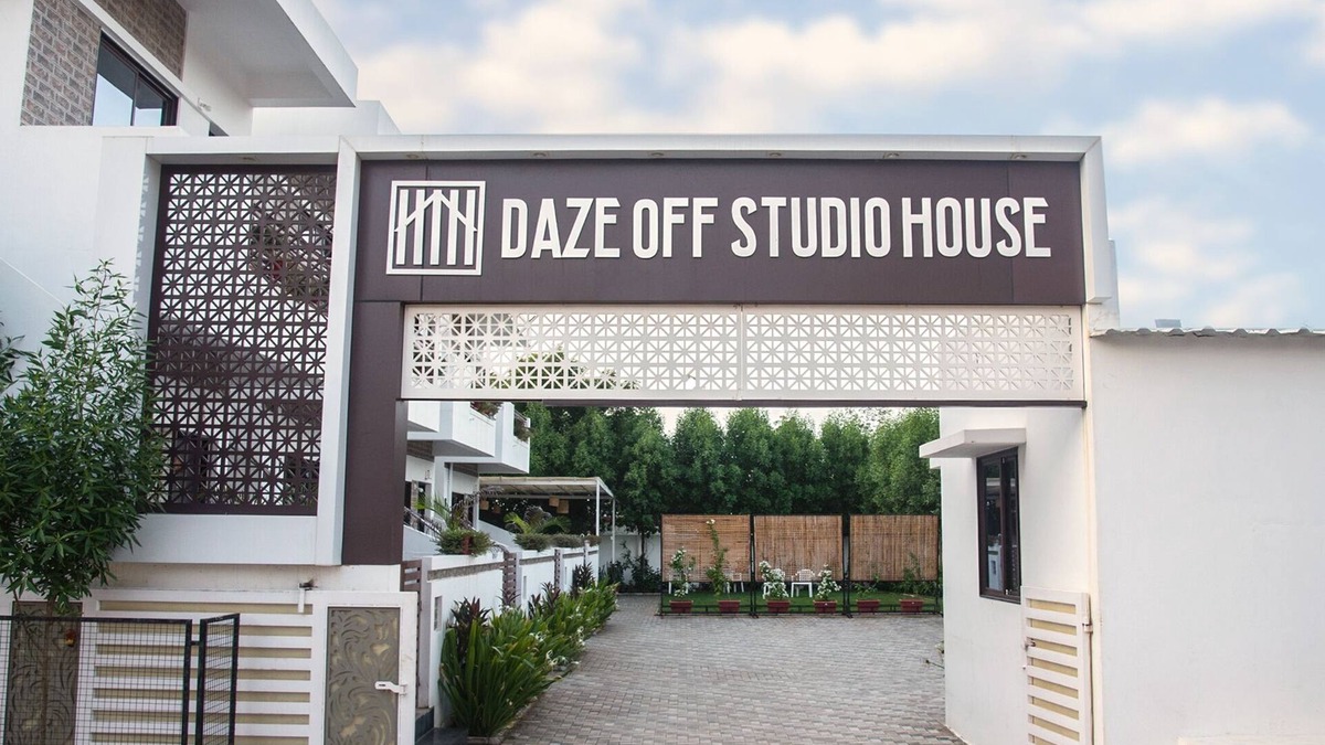 Bhuj Hotel | Daze Off Studio House