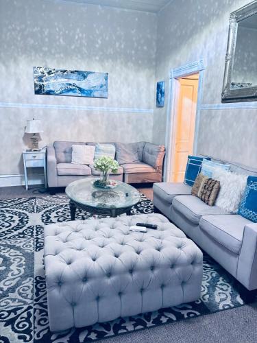 Waycross Apartment | Dazzling Downtown Delight