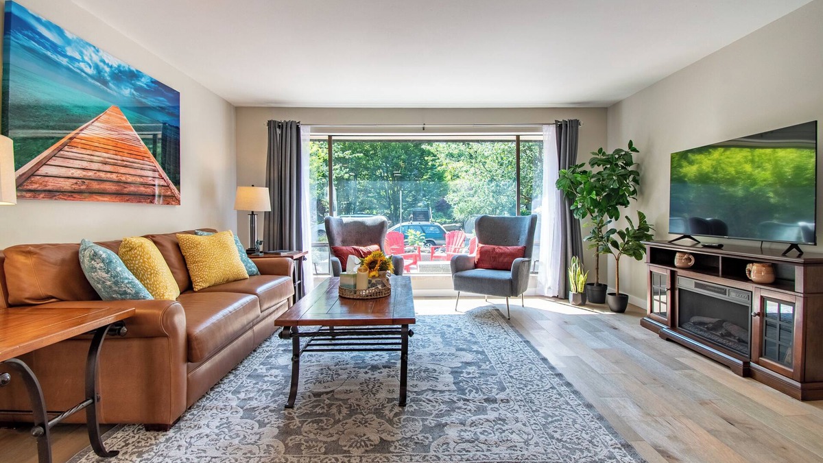 Queen Anne House | Dazzling Home in Queen Anne near Space Needle!