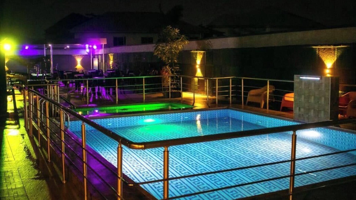Ofin Hotel | De Bay Lux Hotel and suits