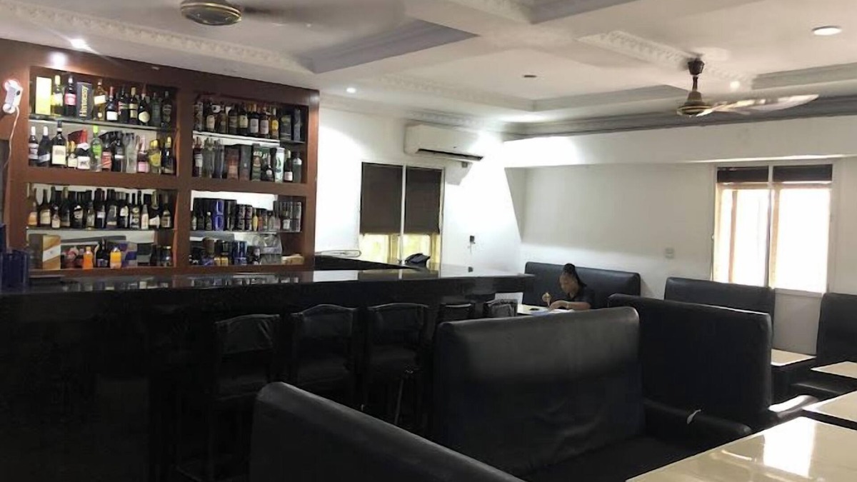 Ilorin House | De - Calmcity Guest House