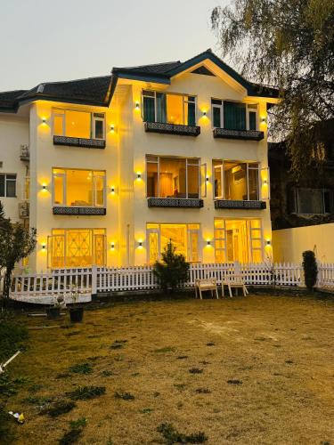Rajbagh Hotel | De Elaaf (The Luxury Stay)