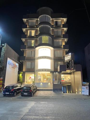 Surat Hotel | De Glance Hotel, Near Surat Railway Station