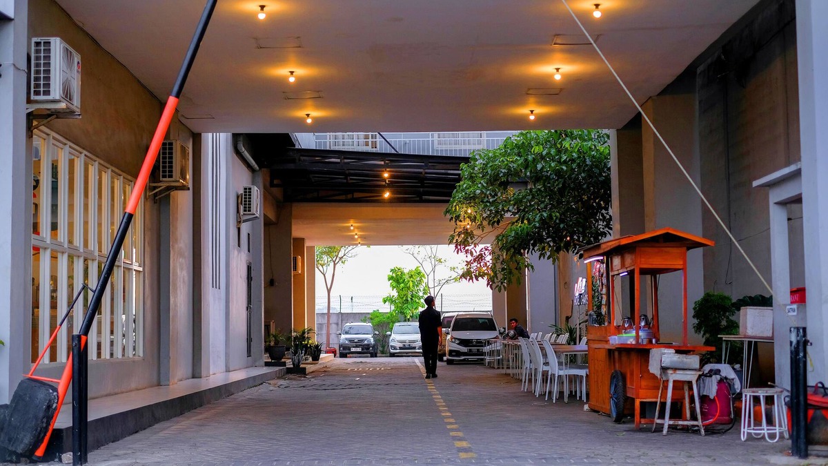 Tuban Sub-District Hotel | De La Charis Hotel by Waringin Hospitality