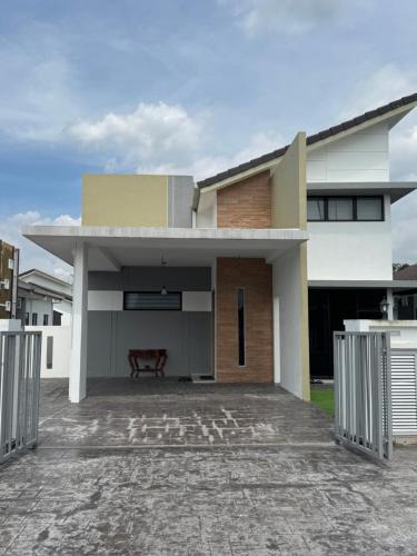 Beranang House | De'Laman Homestay beranang