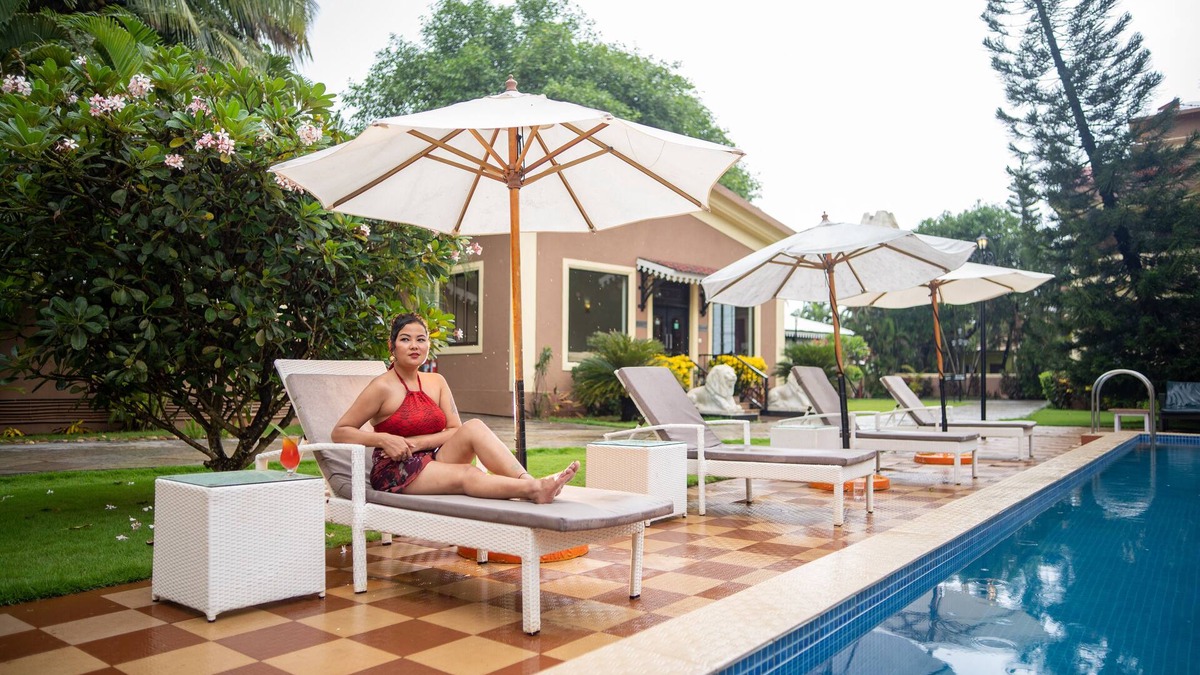 Candolim Hotel | De Mandarin Beach Resort Suites & Villas