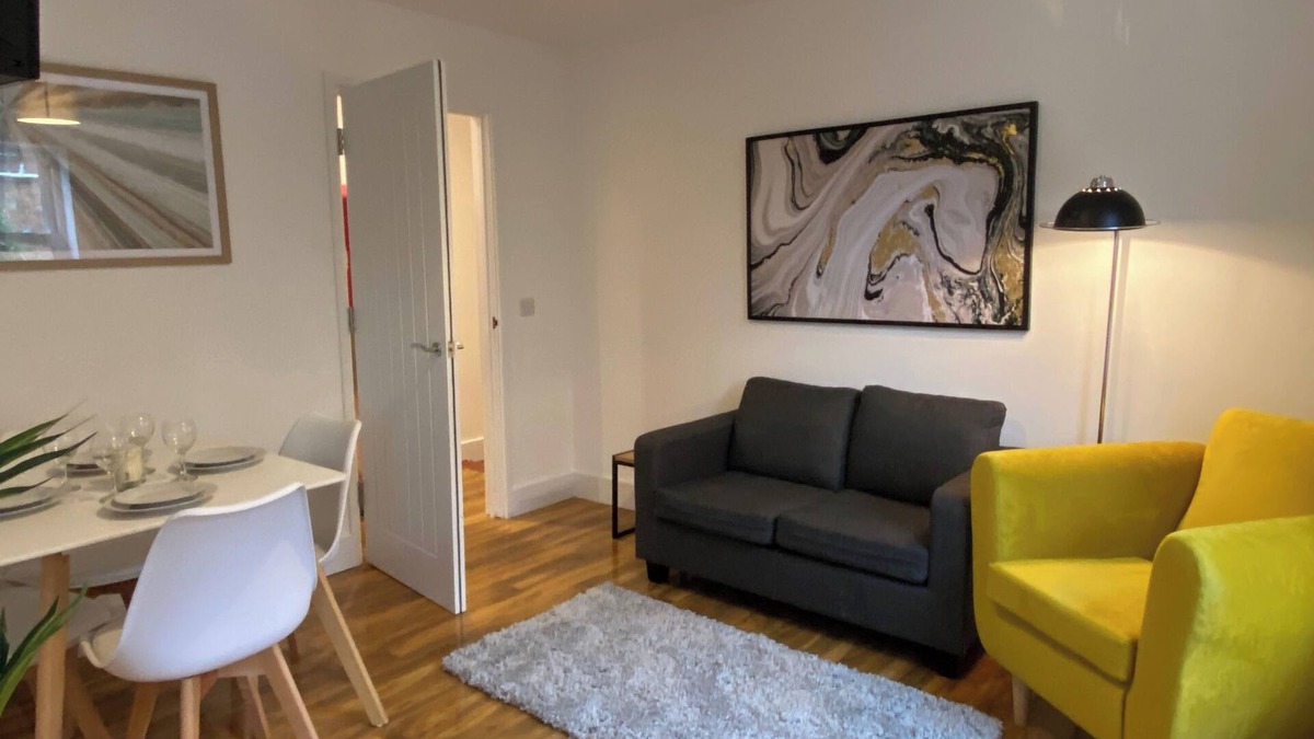 Bedford Apartment | De Parys Self Catering Flat 2 in Bedford
