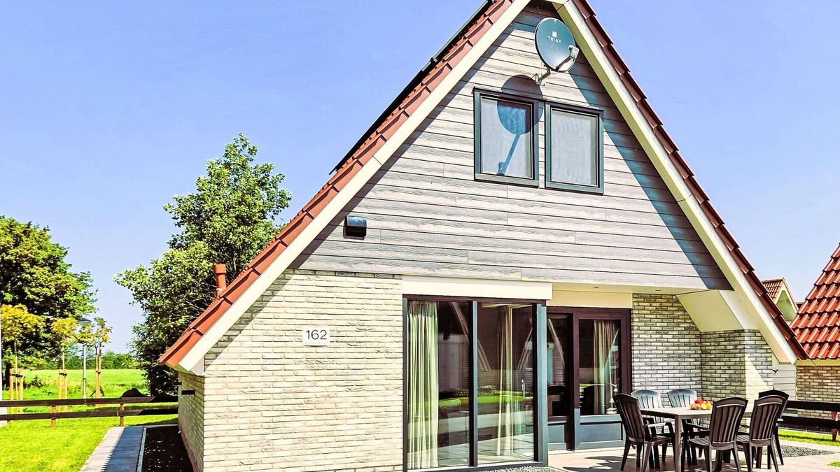 Den Oever House | De Wieringerheid 164 by Interhome