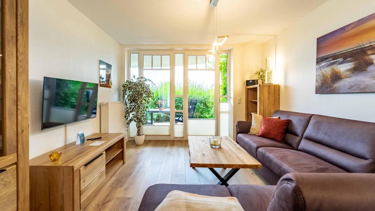 Dorumer Neufeld Apartment | De Wisch - Newly renovated vacation apartment with pool and sauna