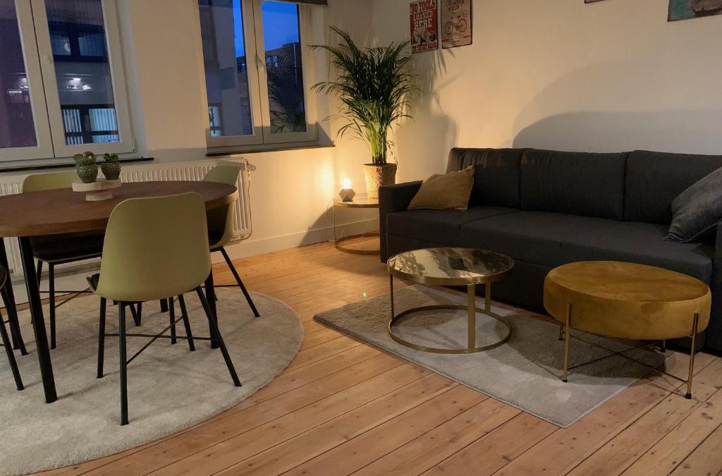 Genk Apartment | De zwarte deur