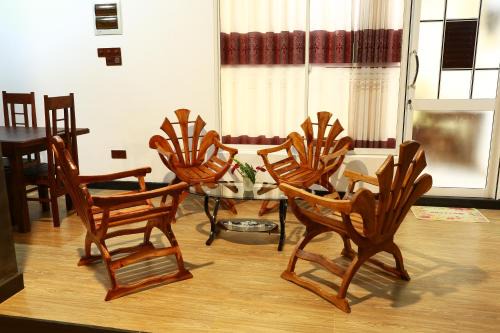 Mahasenpura Hotel | Dearly Holiday Home And Safari