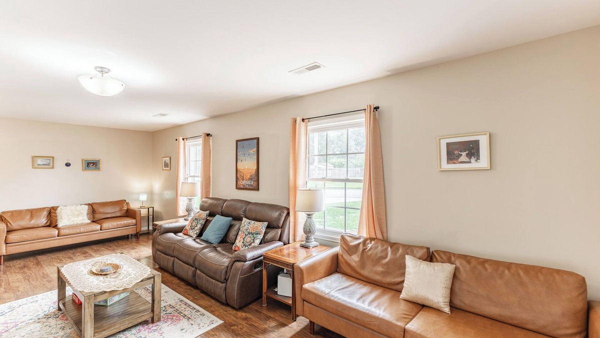 Decatur House | Decatur 4 bedroom 2 bath fenced yard less chemicals