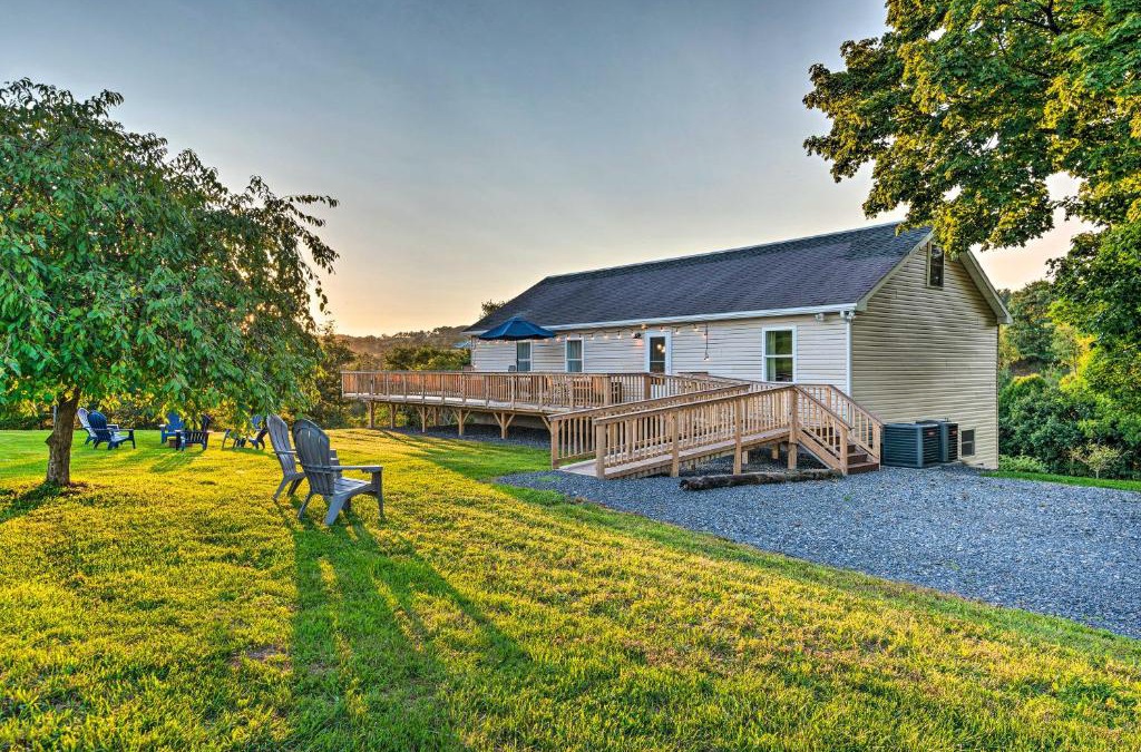 Rebuck House | Deck and Game Room Home in Pennsylvania Countryside