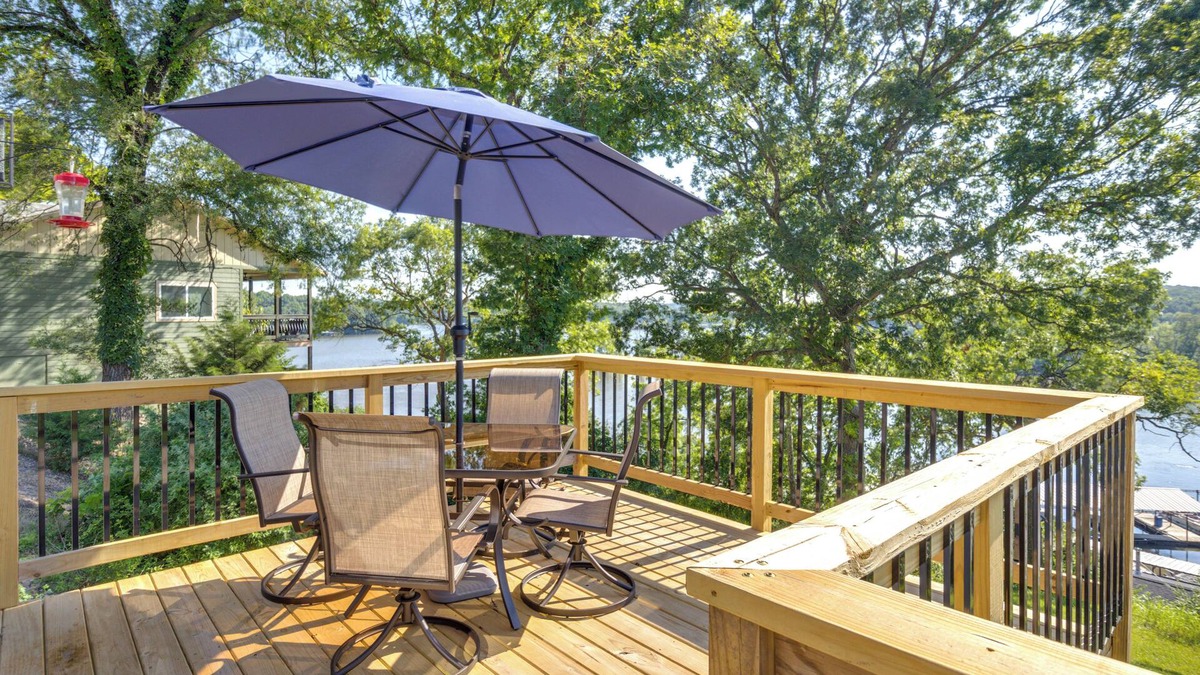 Warsaw Cabin | Deck & Grill: Lake of the Ozarks Cabin in Warsaw