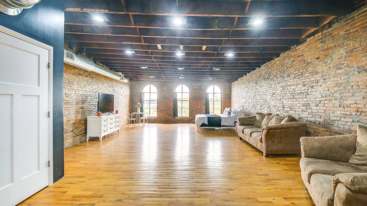 Hannibal Apartment | Deck + River View: Loft in Downtown Hannibal