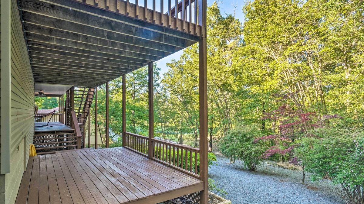Hot Springs Village Apartment | Deck w/Bbq: Hot Springs Village Apt!