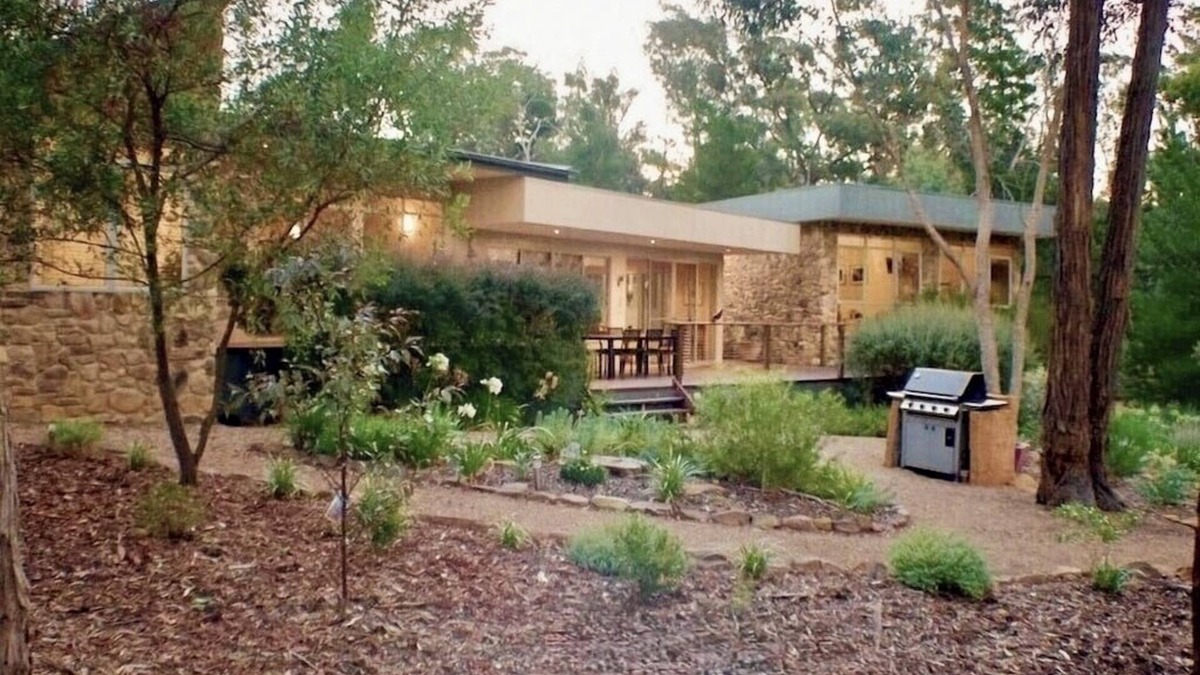 Hepburn House | Deckhaus Hepburn Retreat