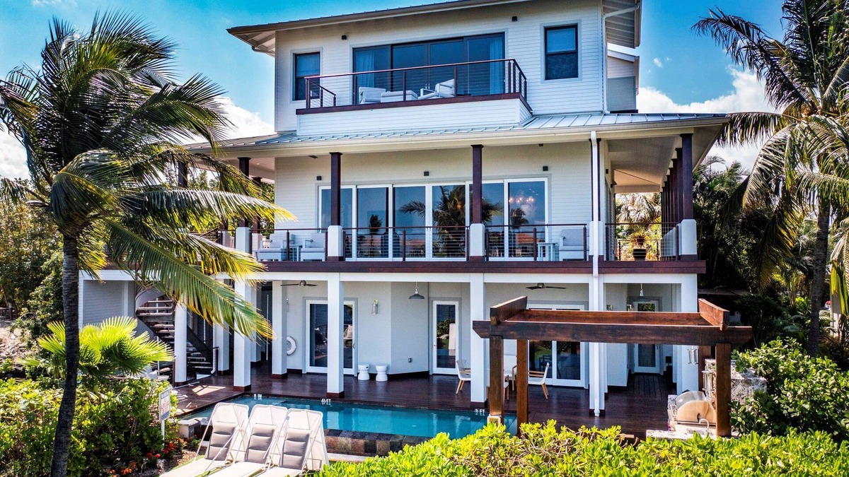 Seven Mile Beach House | Deckhouse Located at The Ritz-Carlton, Grand Cayman