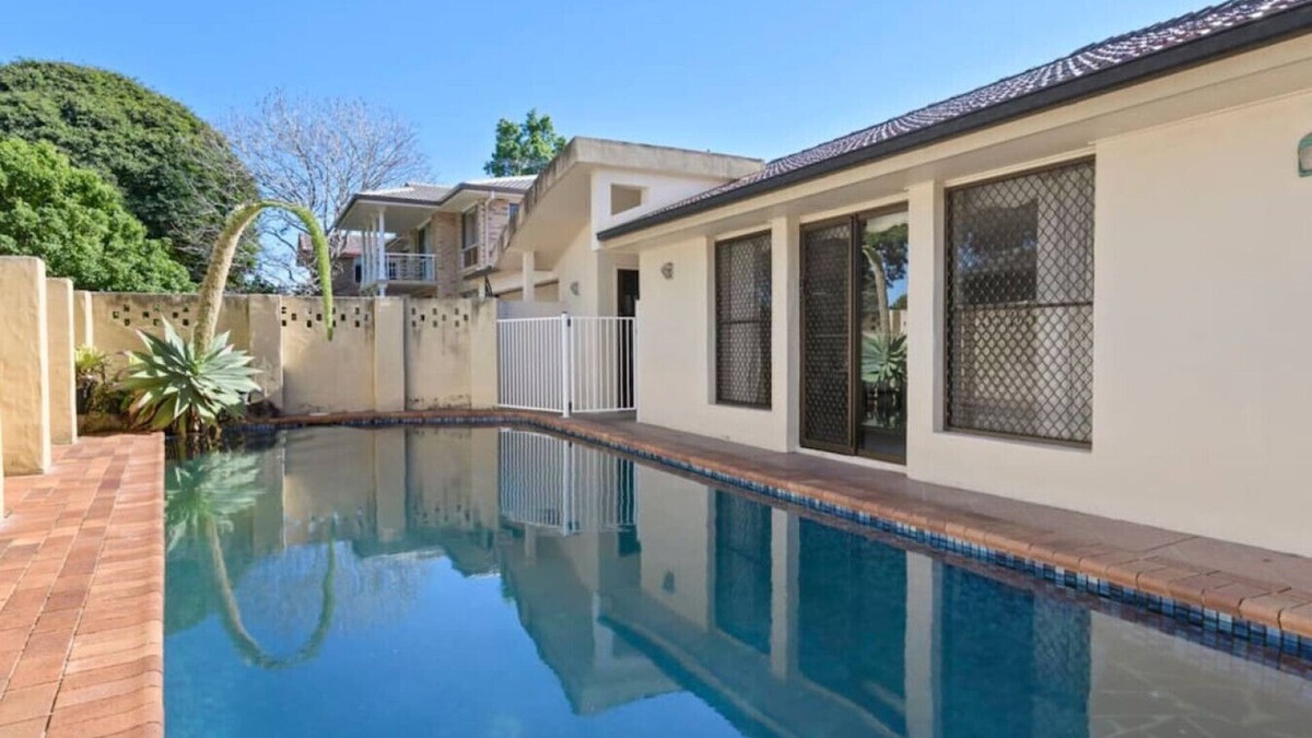 Robertson House | Decorated with love! 4BD Family House w/Pool