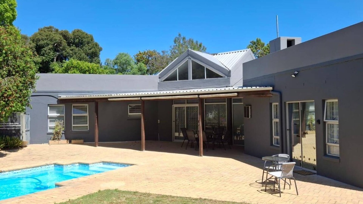 Welgemoed Apartment | Dee-ones at Witboom With Pool