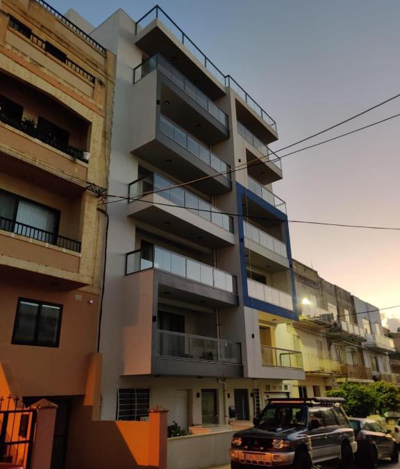 San Tumas Apartment | Deep Blue