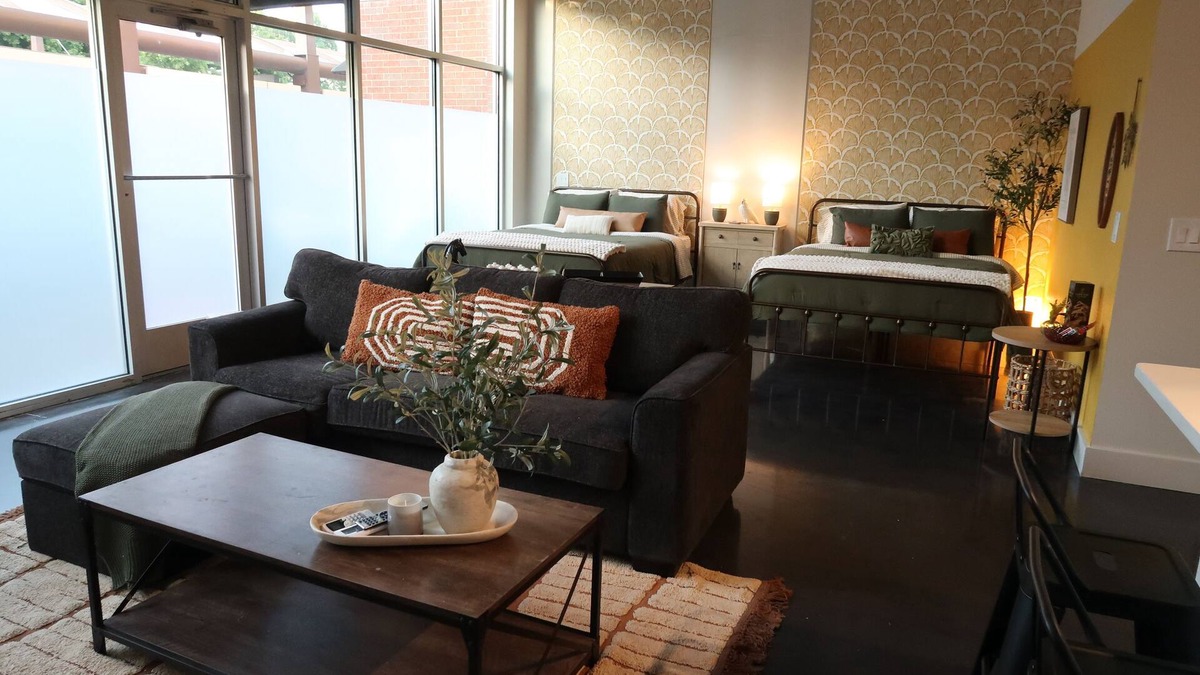 Deep Ellum Apartment | Deep Ellum Loft FREE garage parking & POOL