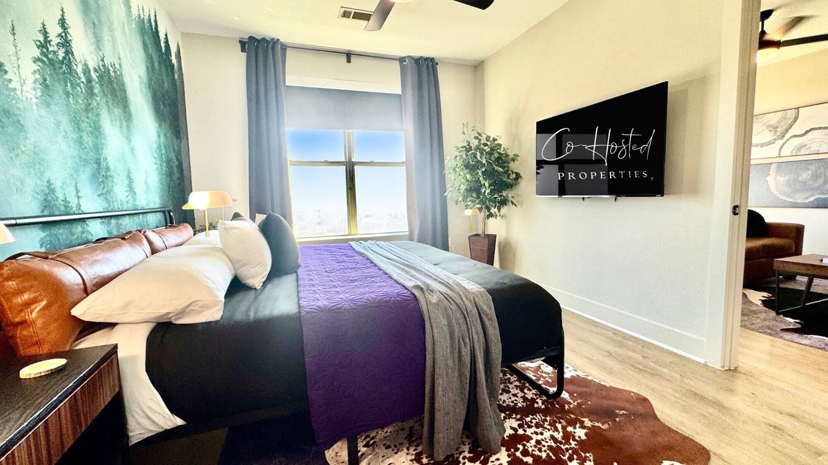 Deep Ellum Apartment | Deep Ellum Redefined/Come Stay/Free Parking/King Bed/Walk to The Factory