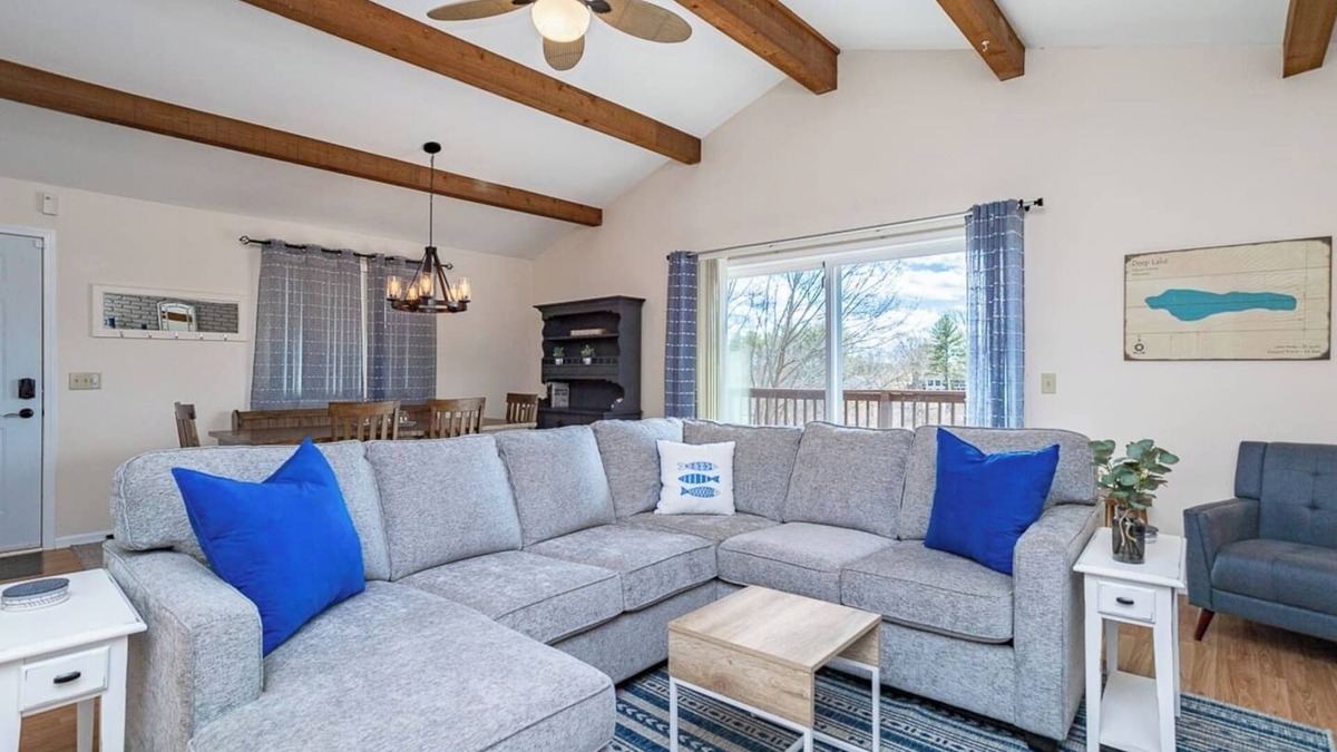 Oxford House | Deep Lake: 3/2 home, 25 min to WI Dells, Kayak, Dog friendly