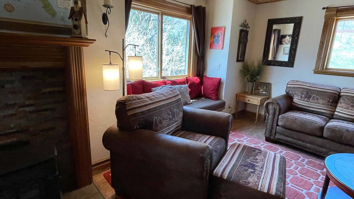 Cascade House | Deer Crossing-Kid Friendly, 7th NIGHT IS FREE! Quiet/secluded. 4 adult maximum.