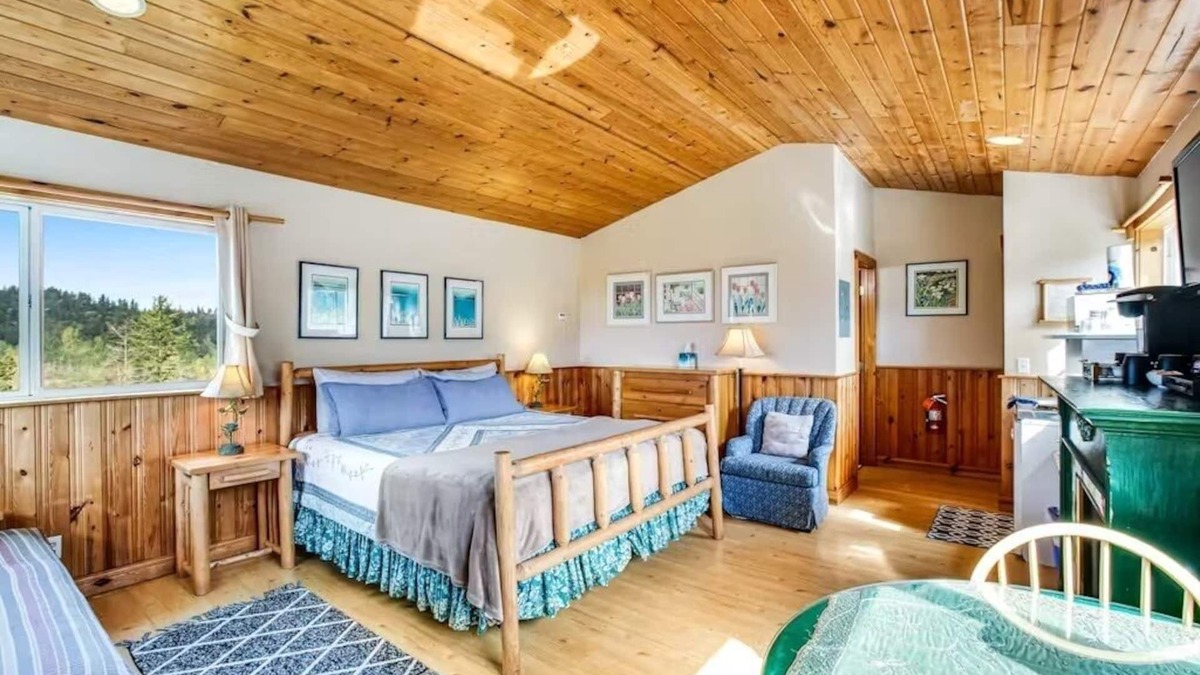Deer Harbor Apartment | Deer Harbor Cottage on the Bluff