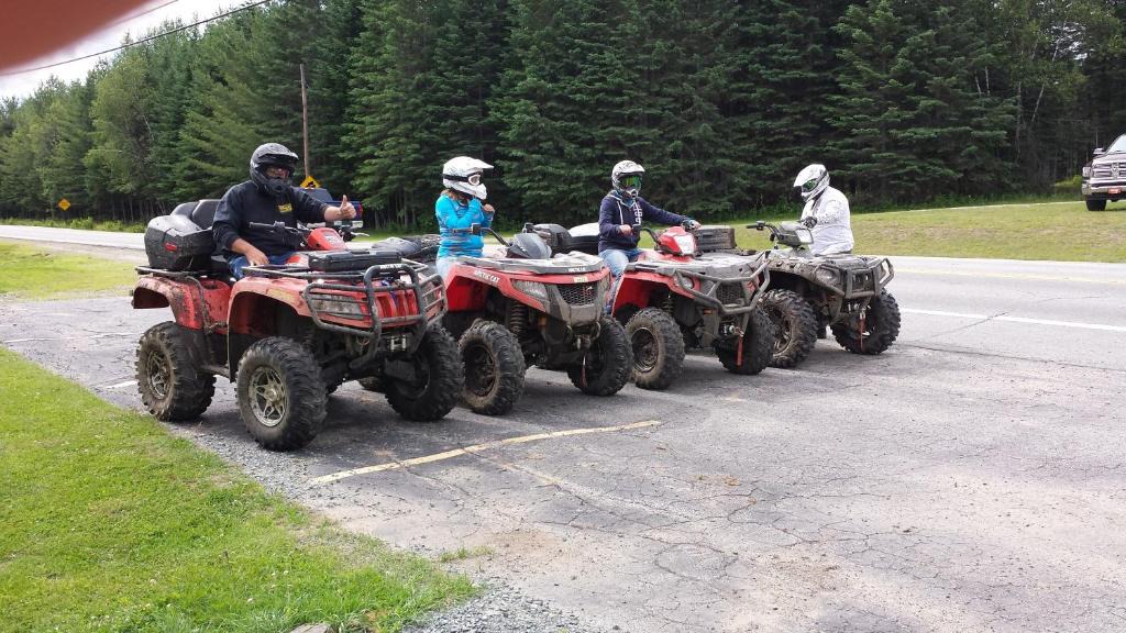 Dummer Bed & Breakfast | Deer Mountain Lodge & Wilderness Resort