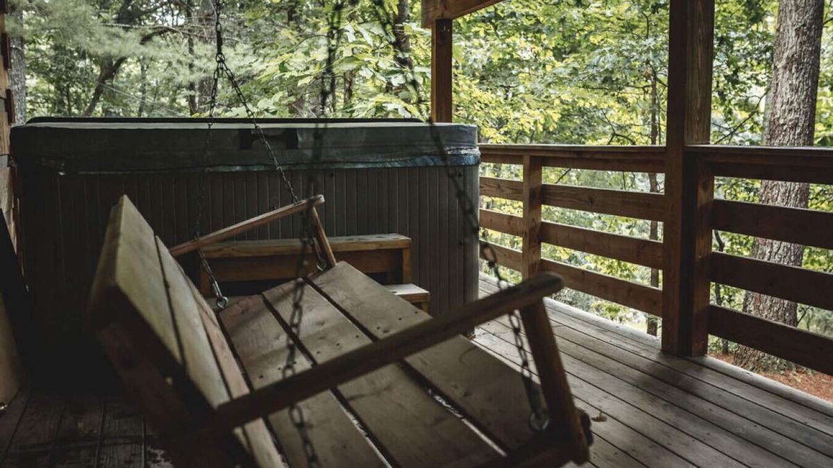 Purlear Cabin | Deer Run Cabin | Hot Tub