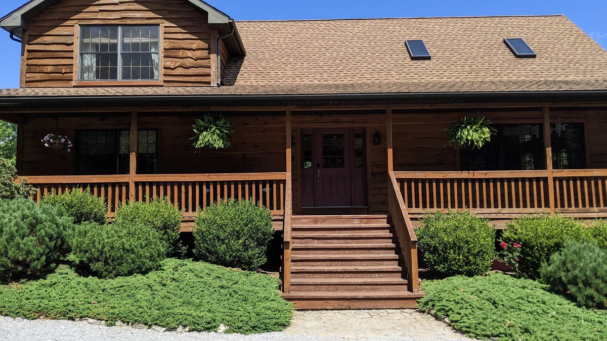 Peach Glen House | Deer Run Lodge - hike the forest, swim in the pool, and relax!