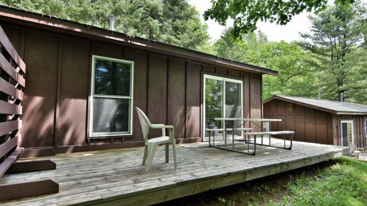 Iron River Apartment | Deer Trail Resort Lakeside 4 on Lake Delta