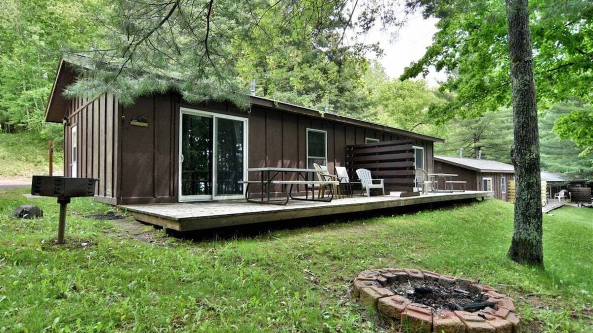 Iron River Resort | Deer Trail Resort Lakeside 3 on Lake Delta near Iron River, WI