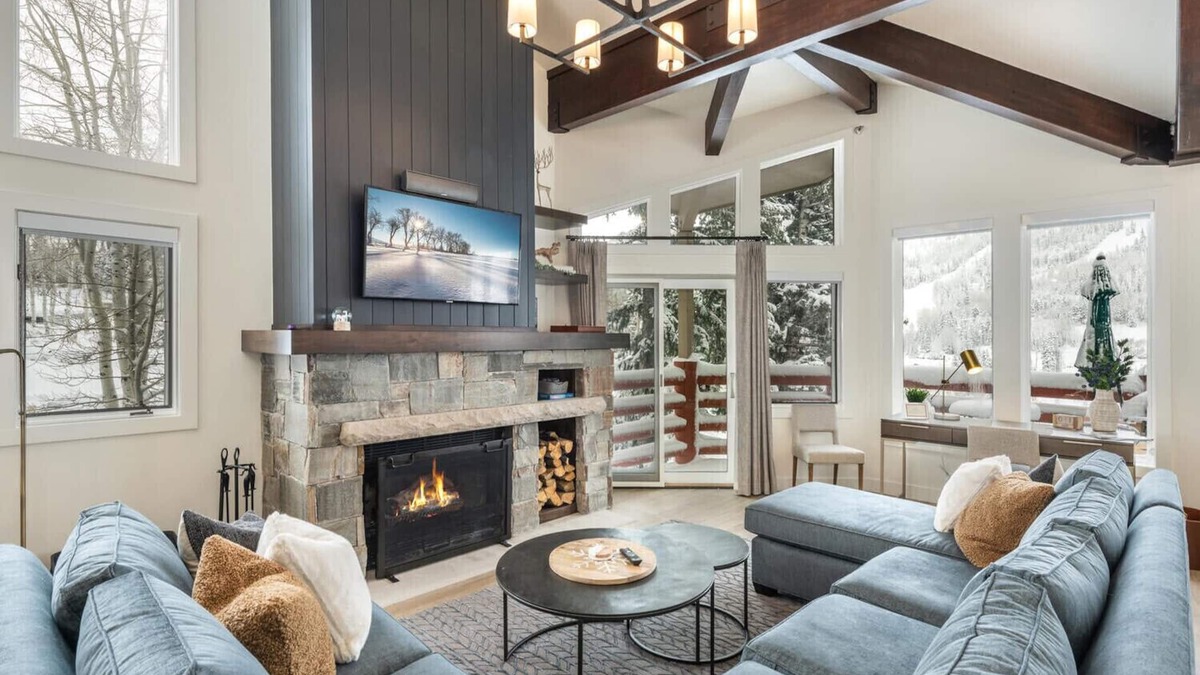 Deer Valley House | DEER VALLEY - WALK to SILVER LAKE Lifts & Dining - PRIVATE HOT TUB W/VIEWS