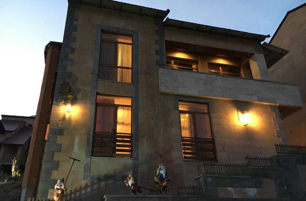 Tsaghkadzor Villa | Deer Villa